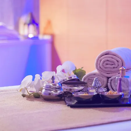 ホテル インター コンチネンタル 5*